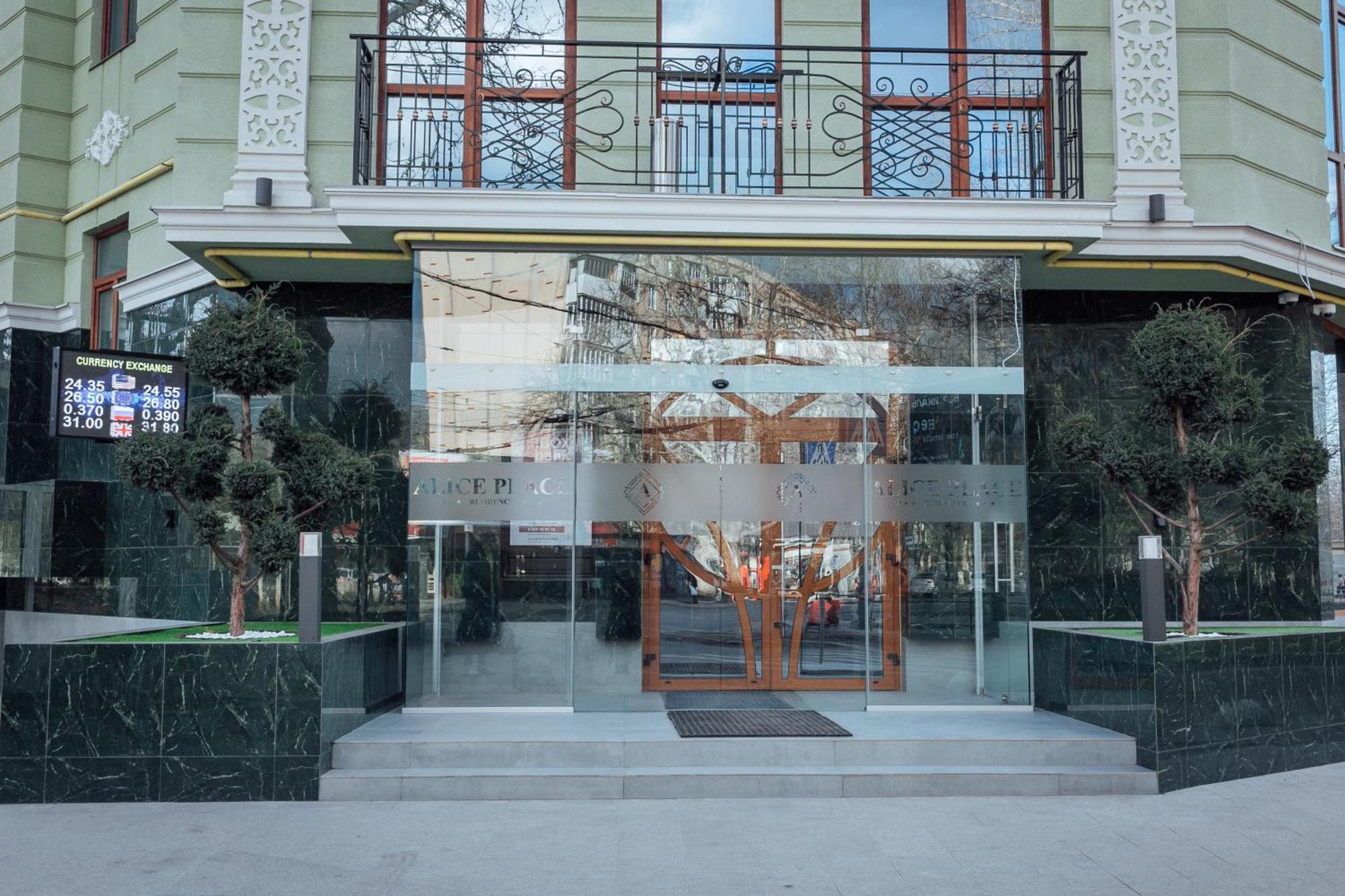 Alice Place Hotel Odessa Exterior foto
